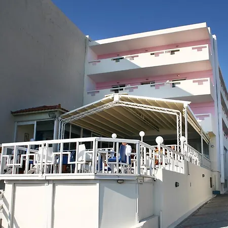 Evelyn הרסוניסוס