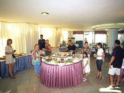 מלון Evelyn הרסוניסוס