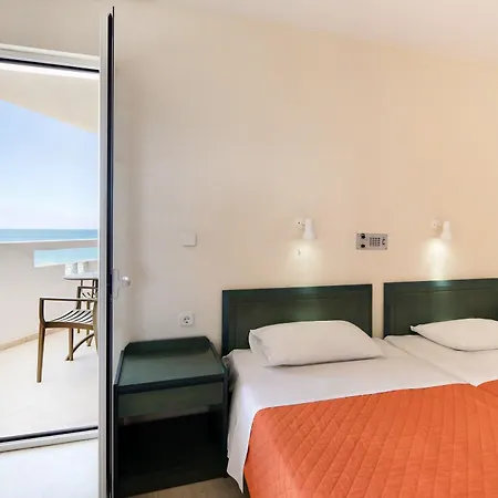 Evelyn Херсониссос