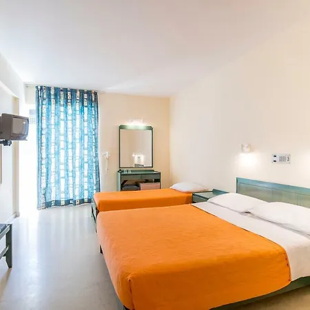 Evelyn Hotel Hersonissos (Crete)