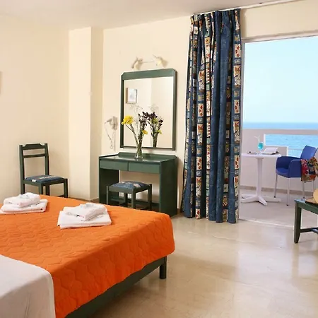 Evelyn فندق خيرسونِسوس